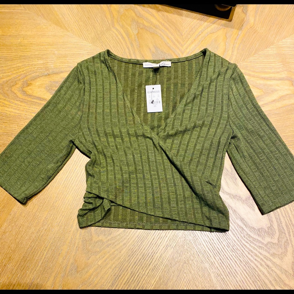 Super cute crop top!